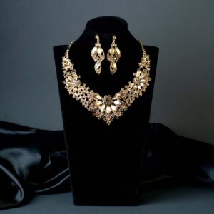 Floral necklace set